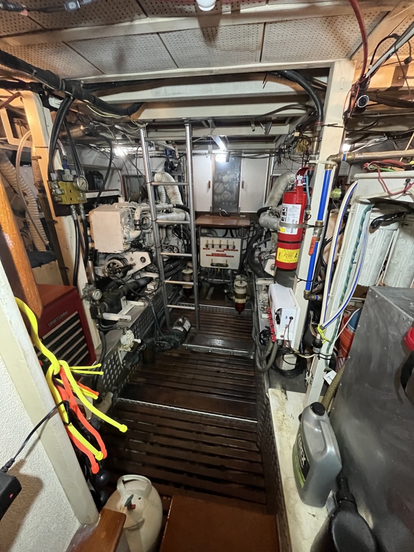 Grand Banks-49 Motor Yacht 1987 -Ten Mile-Tennessee-United States-Engine Room-6089070 | Thumbnail