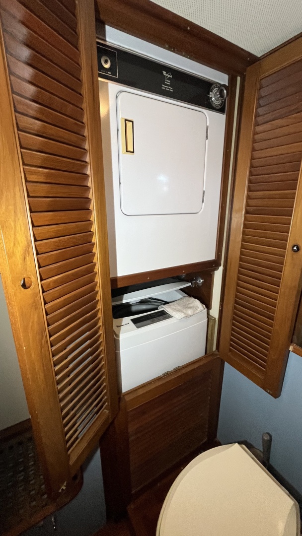 Grand Banks-49 Motor Yacht 1987 -Ten Mile-Tennessee-United States-Washer Dryer In Master-6086957 | Thumbnail