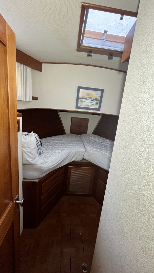 Grand Banks-49 Motor Yacht 1987 -Ten Mile-Tennessee-United States-V Berth-6086987 | Thumbnail