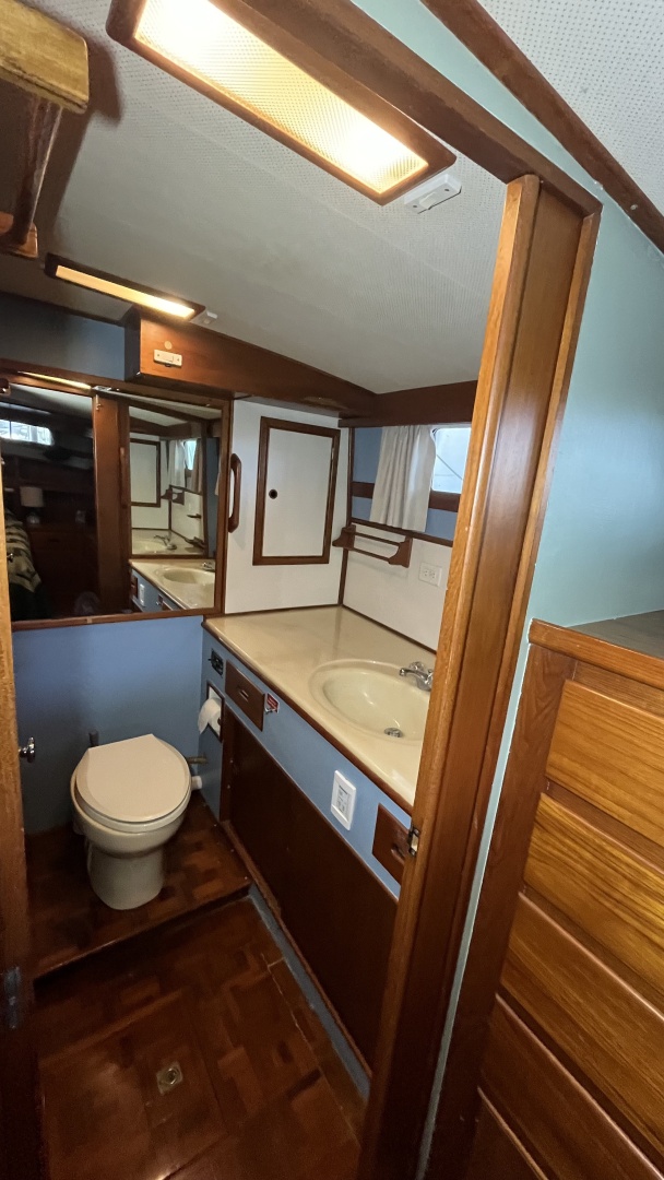 Grand Banks-49 Motor Yacht 1987 -Ten Mile-Tennessee-United States-Master Head-6086959 | Thumbnail
