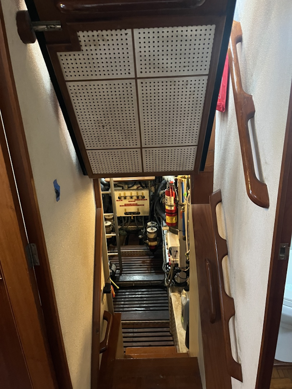 Grand Banks-49 Motor Yacht 1987 -Ten Mile-Tennessee-United States-Engine Room Access-6089071