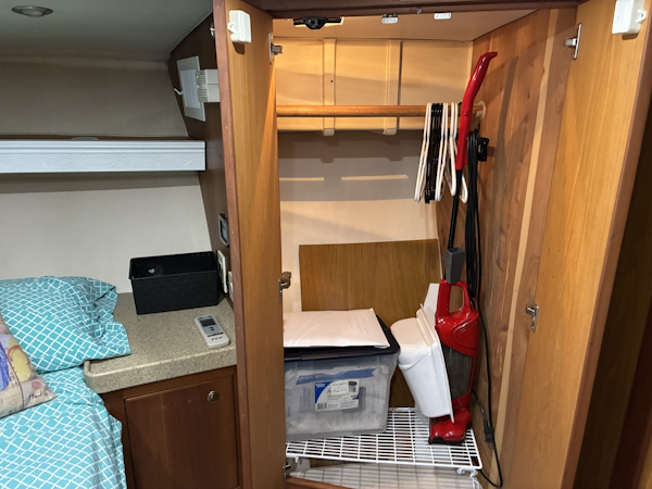 Luhrs-Convertible 2005-You Two New Smyrna Beach-Florida-United States-34 Luhrs Stateroom-6086397