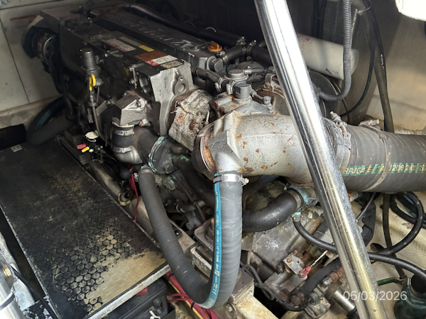 Luhrs-Convertible 2005-You Two New Smyrna Beach-Florida-United States-34 Luhrs Starboard Engine-6086403