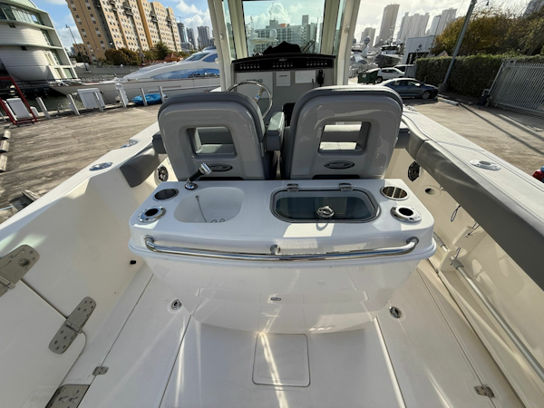 Boston Whaler 2023 -Miami Beach-Florida-United States-6063892