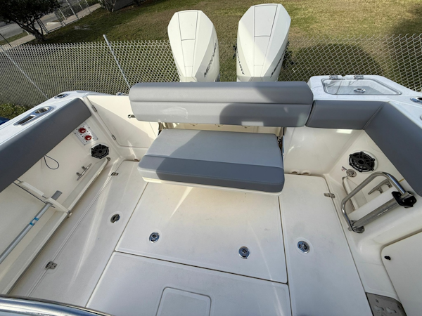 Boston Whaler 2023 -Miami Beach-Florida-United States-6063894