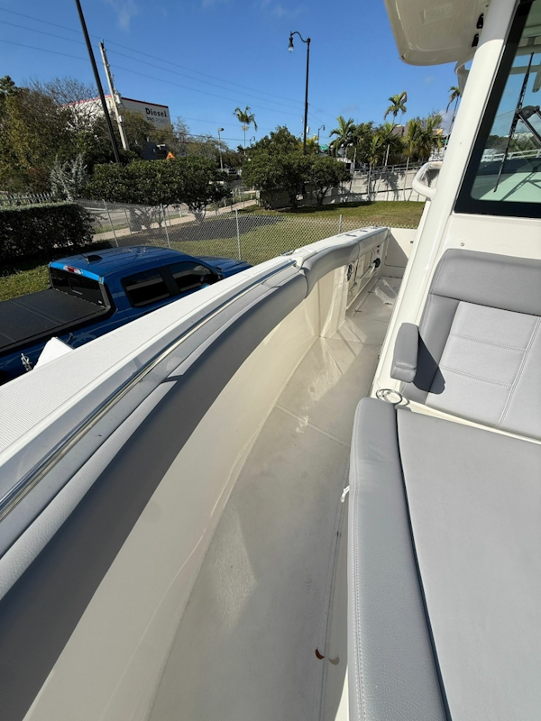 Boston Whaler 2023 -Miami Beach-Florida-United States-6063888