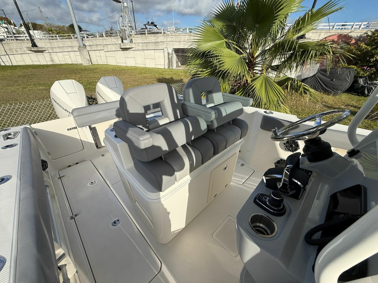 Boston Whaler 2023 -Miami Beach-Florida-United States-6063891 | Thumbnail