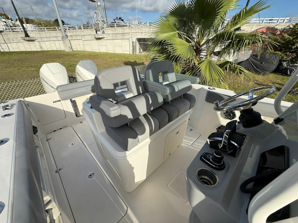 Boston Whaler 2023 -Miami Beach-Florida-United States-6063891