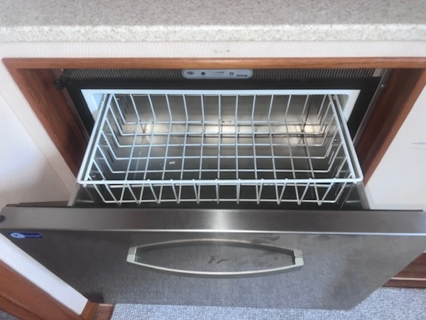 Ablemarle-Express Fisherman 2008-BLUE PURSUIT Kittery-Maine-United States-Vitrigo Fridge-6121484