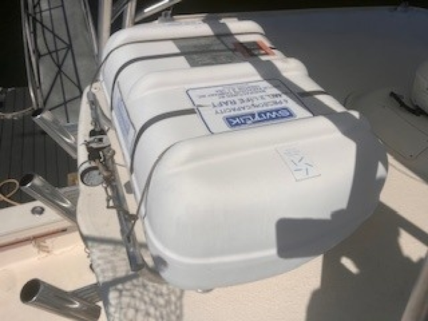 Ablemarle-Express Fisherman 2008-BLUE PURSUIT Kittery-Maine-United States-Life Raft-6062087