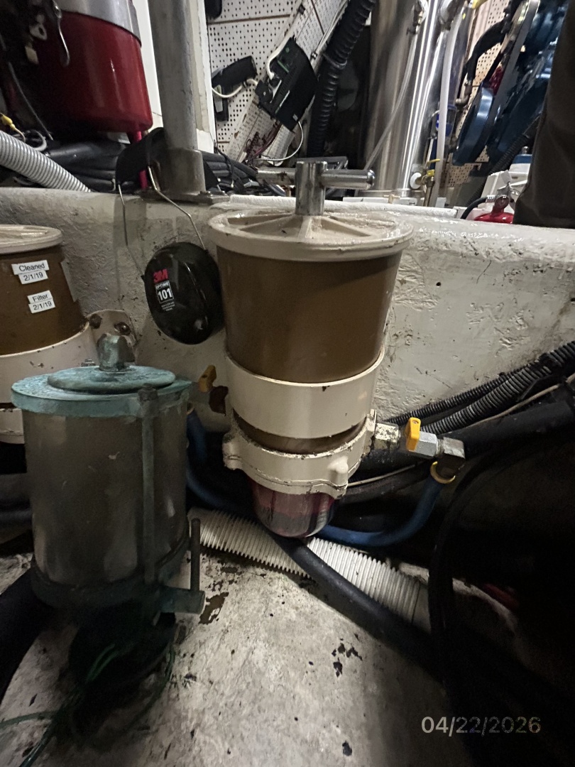 DeFever-Raised Pilothouse 1984-Traveller Anacortes-Washington-United States-49 DeFever port Racor fuel filter-6062123 | Thumbnail