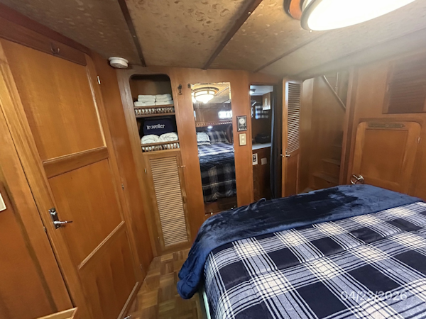 DeFever-Raised Pilothouse 1984-Traveller Anacortes-Washington-United States-49 DeFever master stateroom starboard-6062103