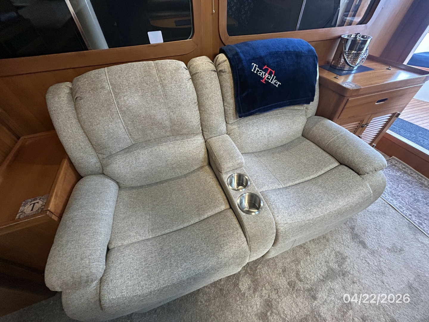 DeFever-Raised Pilothouse 1984-Traveller Anacortes-Washington-United States-49 DeFever salon starboard seating-6062144 | Thumbnail