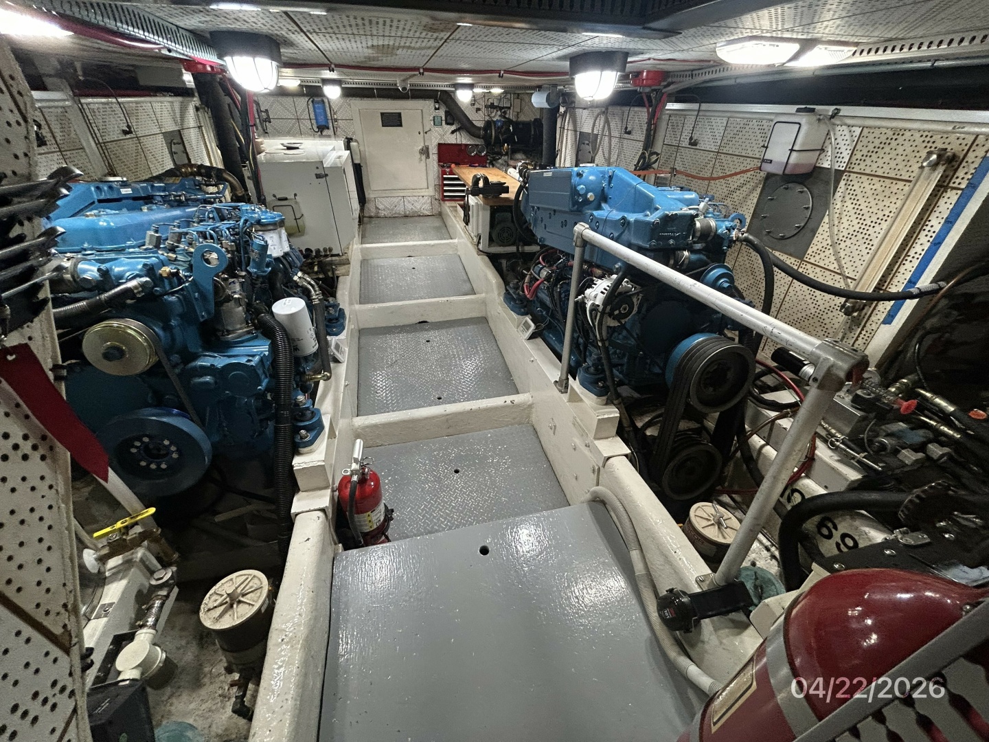 DeFever-Raised Pilothouse 1984-Traveller Anacortes-Washington-United States-49 DeFever engine room aft-6061915 | Thumbnail