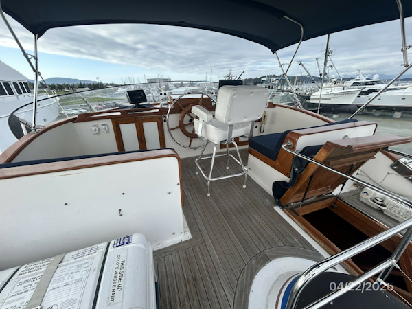 DeFever-Raised Pilothouse 1984-Traveller Anacortes-Washington-United States-49 DeFever flybridge forward-6061957