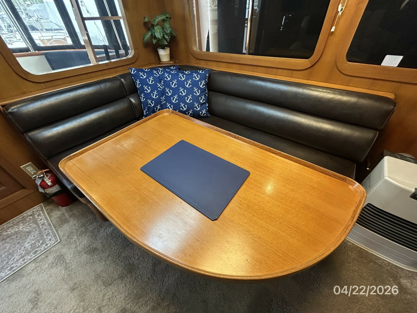 DeFever-Raised Pilothouse 1984-Traveller Anacortes-Washington-United States-49 DeFever salon port seating-6062142 | Thumbnail