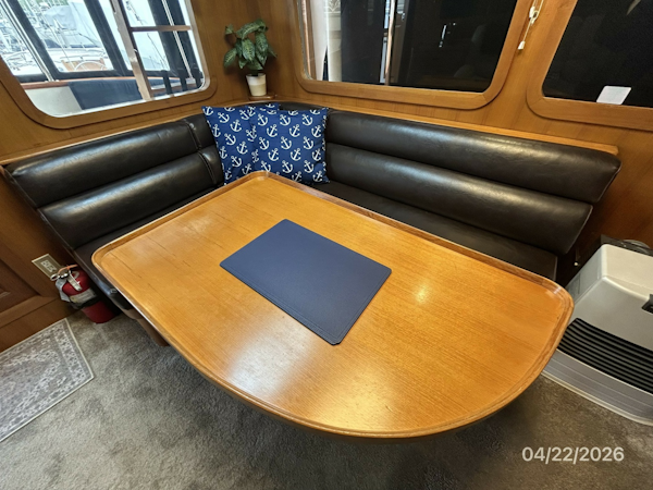 DeFever-Raised Pilothouse 1984-Traveller Anacortes-Washington-United States-49 DeFever salon port seating-6062142