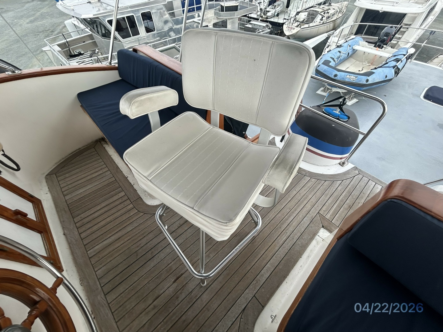 DeFever-Raised Pilothouse 1984-Traveller Anacortes-Washington-United States-49 DeFever flybridge helmseat-6061981 | Thumbnail