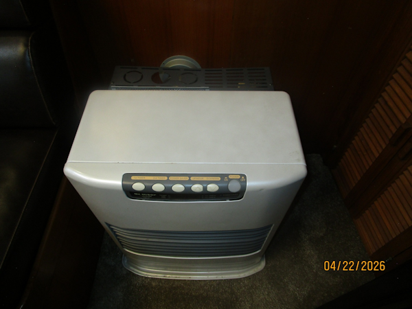 DeFever-Raised Pilothouse 1984-Traveller Anacortes-Washington-United States-49 DeFever salon heating system-6062139