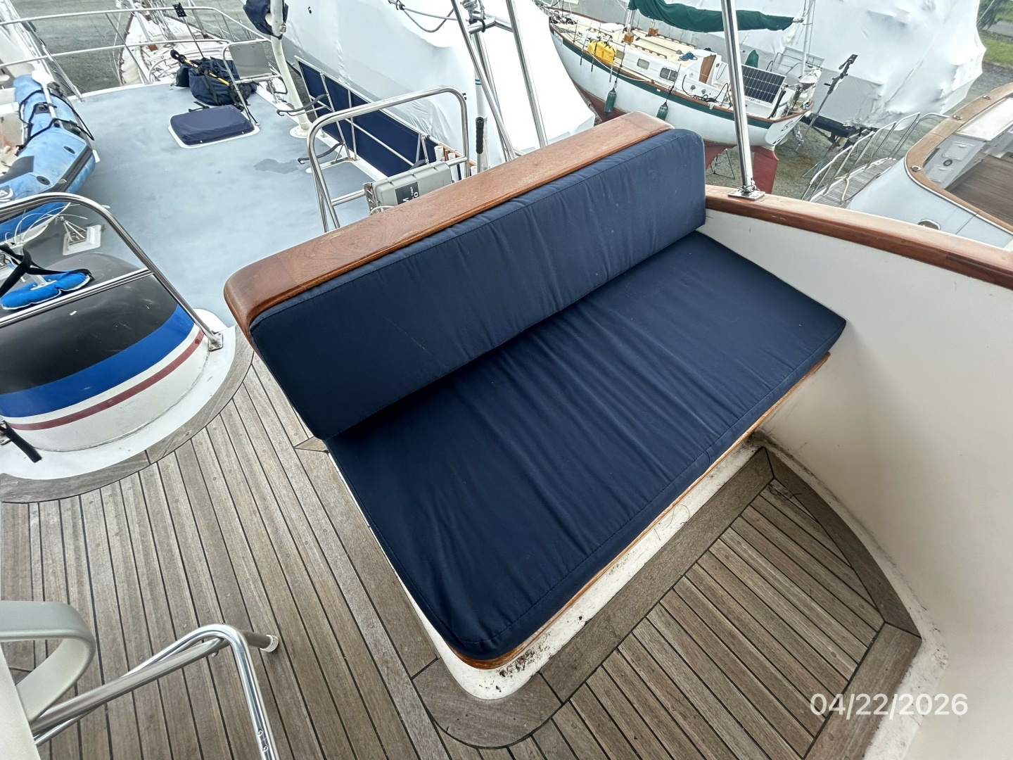 DeFever-Raised Pilothouse 1984-Traveller Anacortes-Washington-United States-49 DeFever flybridge port seating-6061982 | Thumbnail