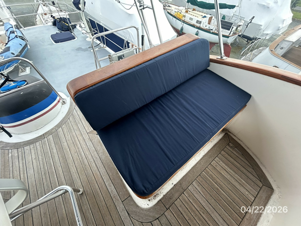 DeFever-Raised Pilothouse 1984-Traveller Anacortes-Washington-United States-49 DeFever flybridge port seating-6061982