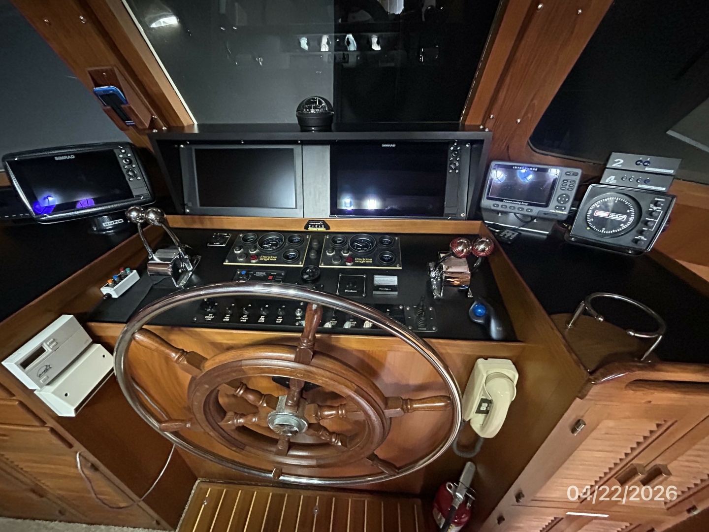 DeFever-Raised Pilothouse 1984-Traveller Anacortes-Washington-United States-49 DeFever pilothouse helm3-6062108 | Thumbnail