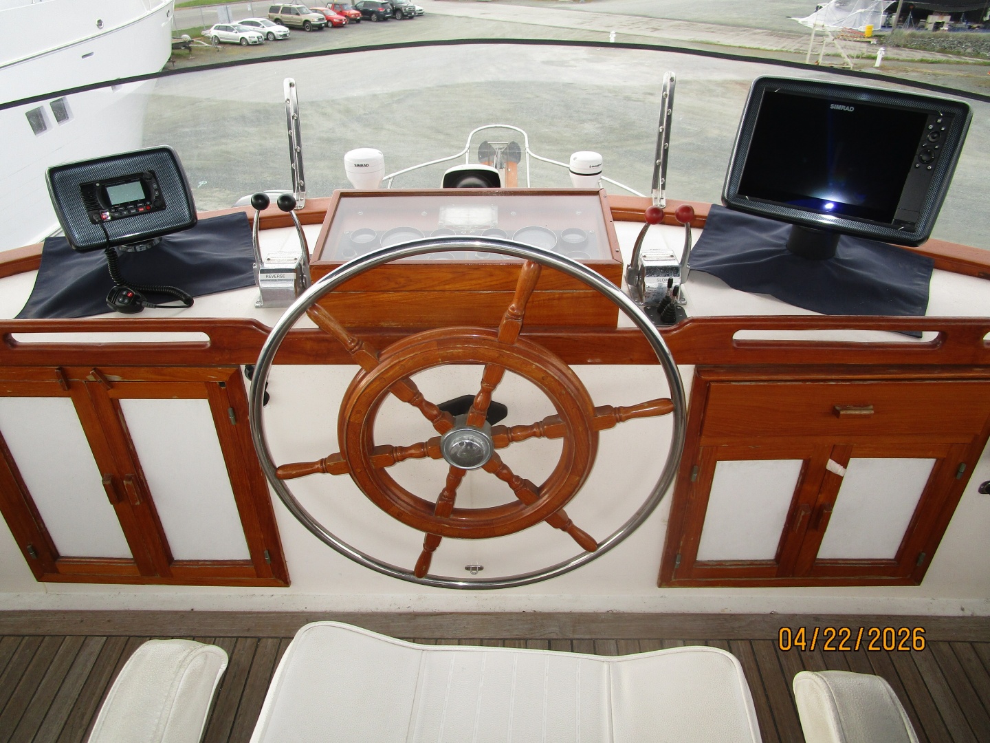 DeFever-Raised Pilothouse 1984-Traveller Anacortes-Washington-United States-49 DeFever flybridge helm2-6061979 | Thumbnail