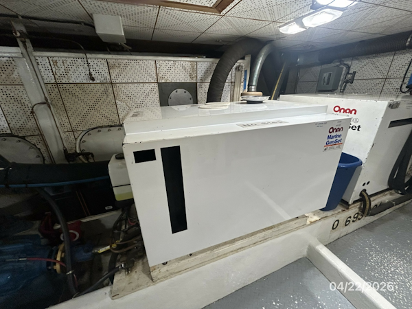 DeFever-Raised Pilothouse 1984-Traveller Anacortes-Washington-United States-49 DeFever 9 kW generator soundbox-6061895
