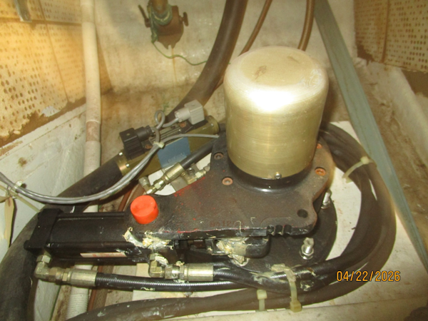 DeFever-Raised Pilothouse 1984-Traveller Anacortes-Washington-United States-49 DeFever port stabilizer head-6062134