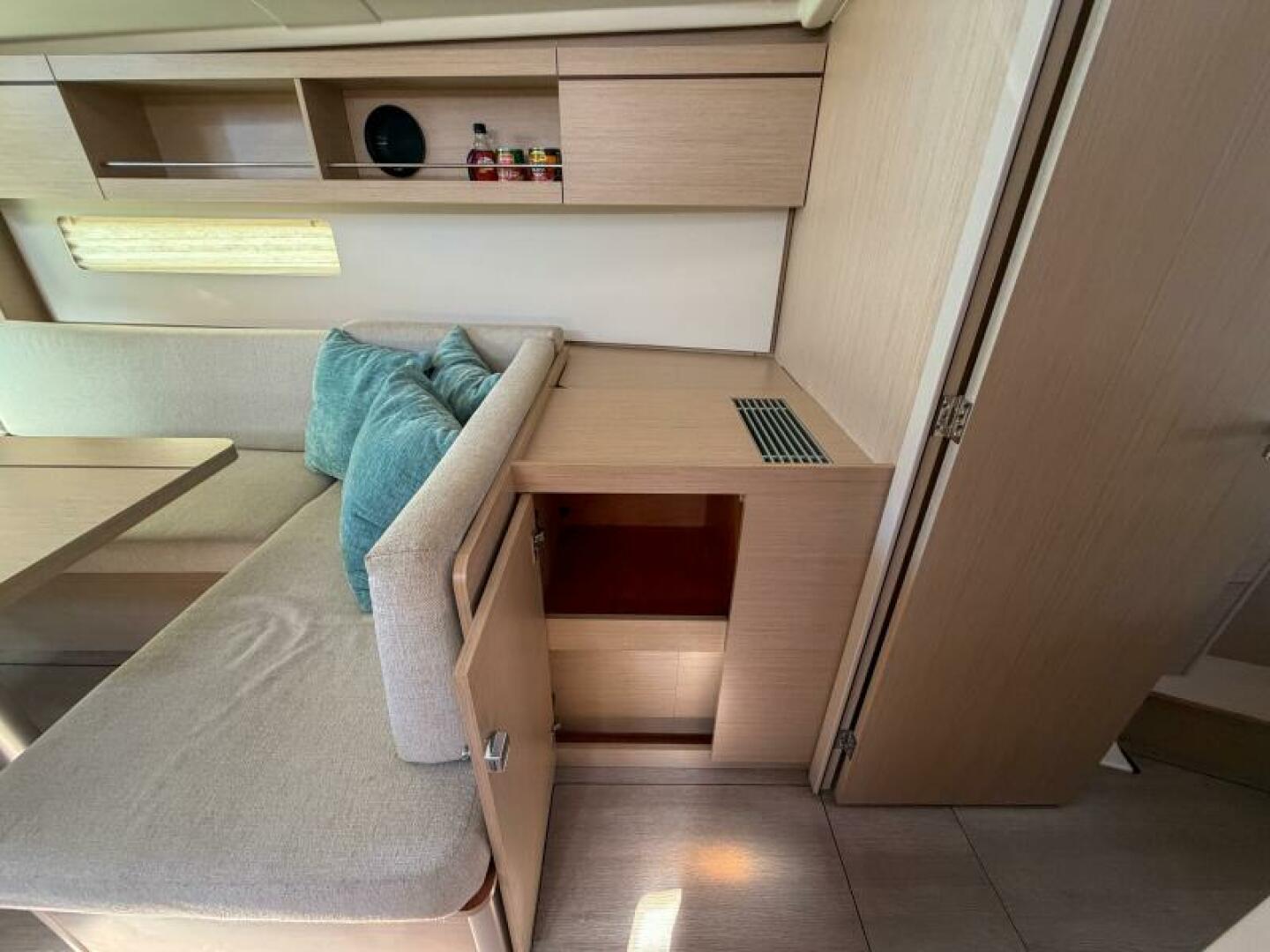 Beneteau-40.1 2022-Happy Ours St. Petersburg-Florida-United States-6063250 | Thumbnail