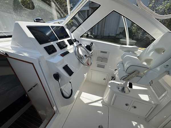 Albemarle-30 Express 2022 -Manteo-North Carolina-United States-0005674558-6064127