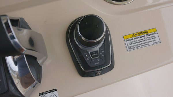 Boston Whaler-Outrage 2018 -Miami -Florida-United States-6259557