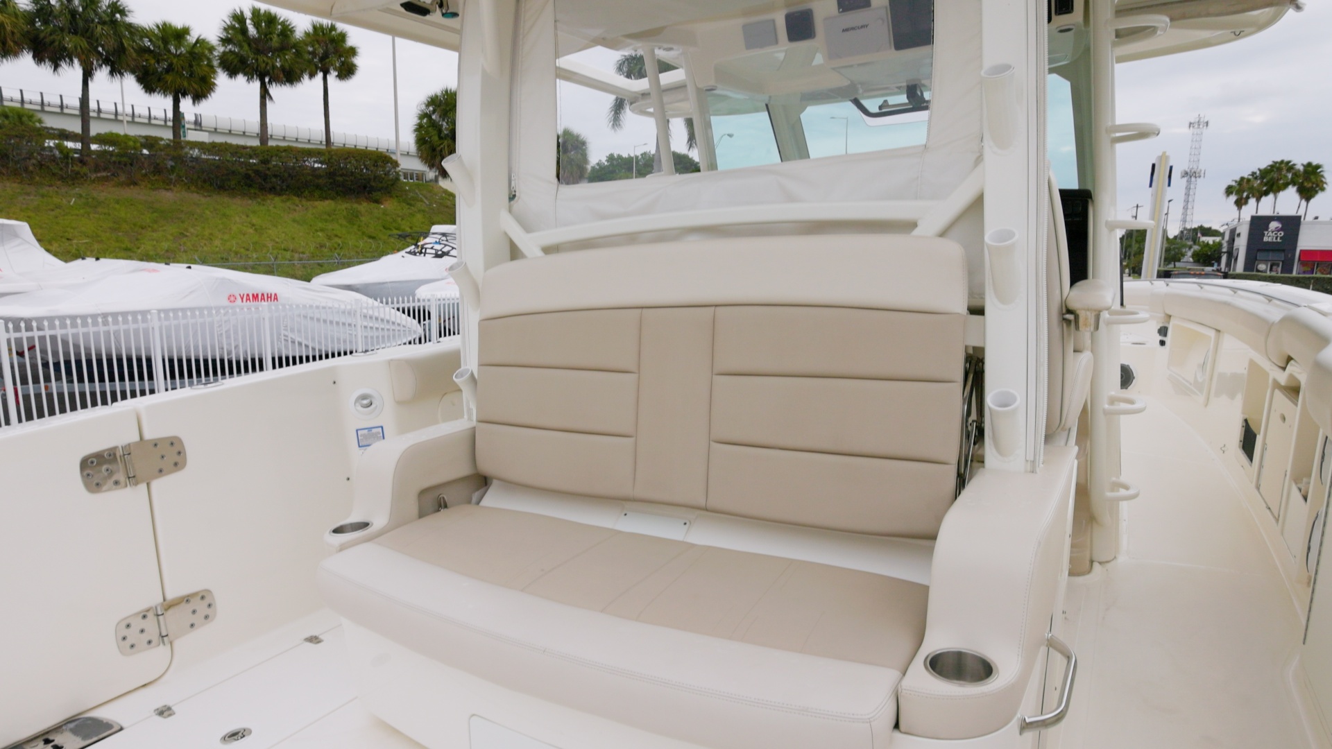 Boston Whaler-Outrage 2018 -Miami -Florida-United States-6259550 | Thumbnail