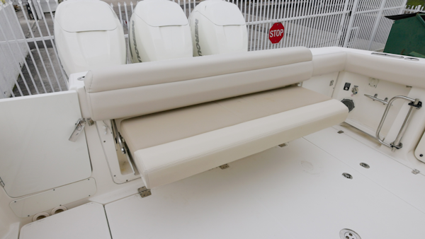 Boston Whaler-Outrage 2018 -Miami -Florida-United States-6259552