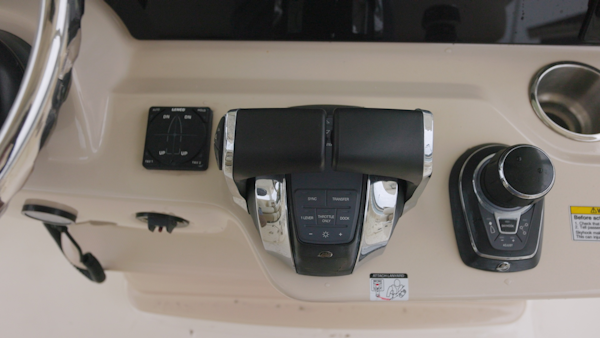 Boston Whaler-Outrage 2018 -Miami -Florida-United States-6259558