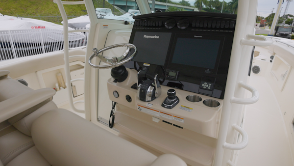 Boston Whaler-Outrage 2018 -Miami -Florida-United States-6259555