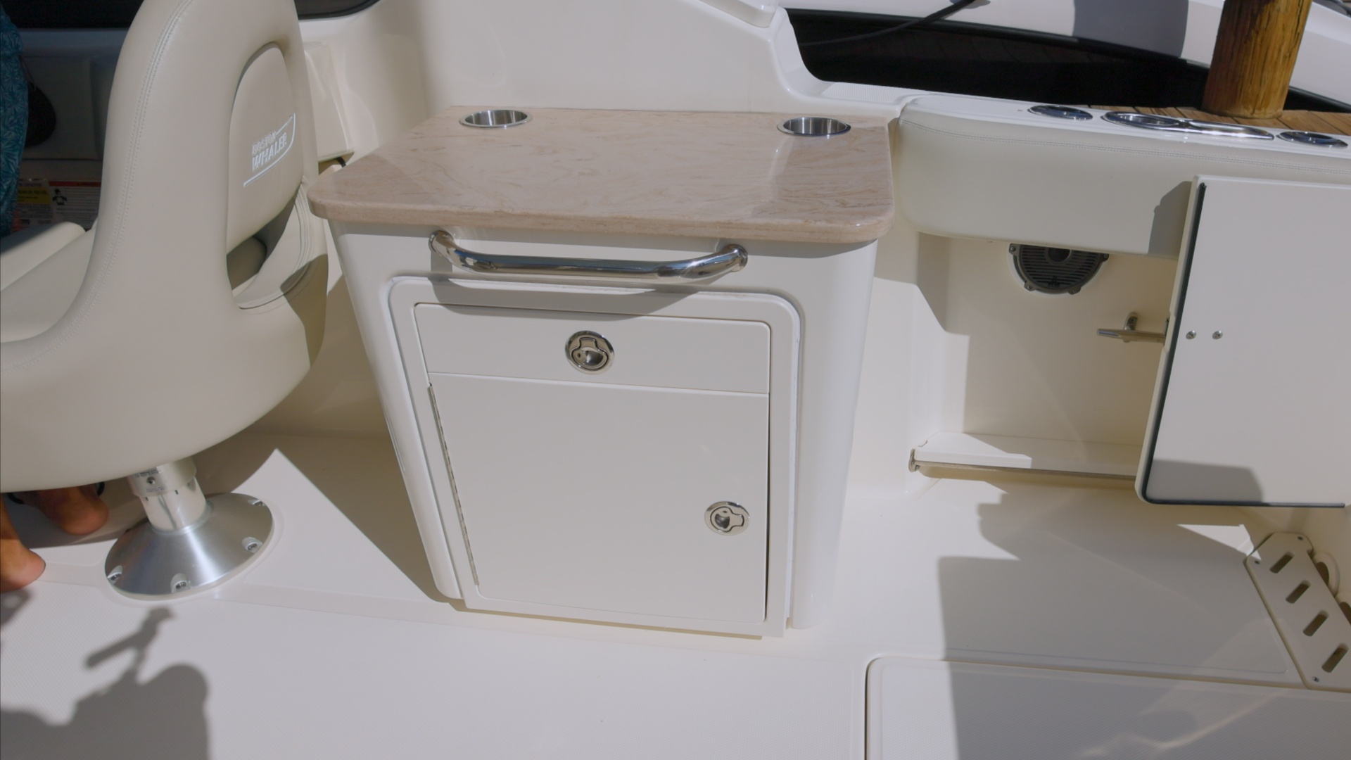 Boston Whaler-240 Vantage 2022 -Miami-Florida-United States-Pre Owned 2022 BW 240 Vantage.00_00_13_13.Still008-6069938 | Thumbnail