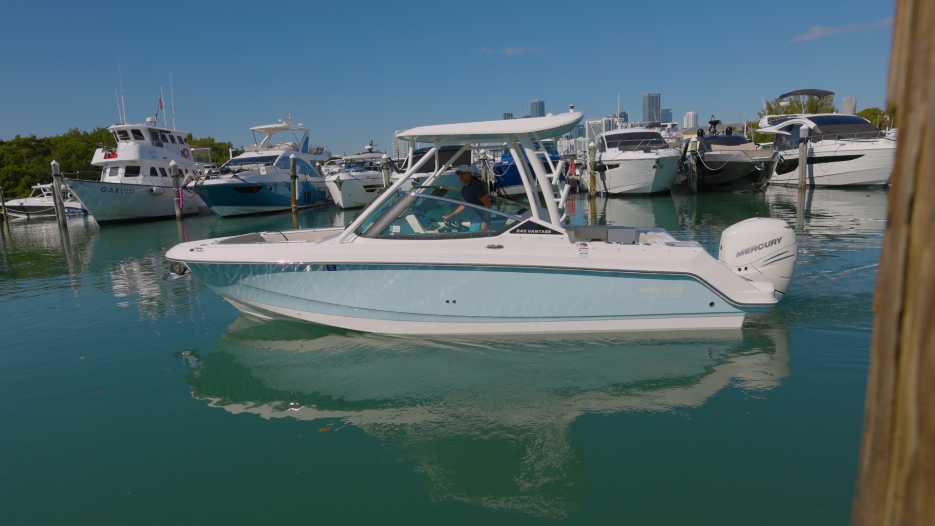 Boston Whaler-240 Vantage 2022 -Miami-Florida-United States-Pre Owned 2022 BW 240 Vantage.00_00_02_17.Still001-6069930 | Thumbnail