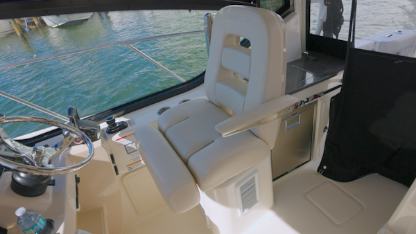 Boston Whaler-325 Conquest 2023 -Miami-Florida-United States-Pre Owned 2023 BW325 Conquest.00_00_13_22.Still007-6069965