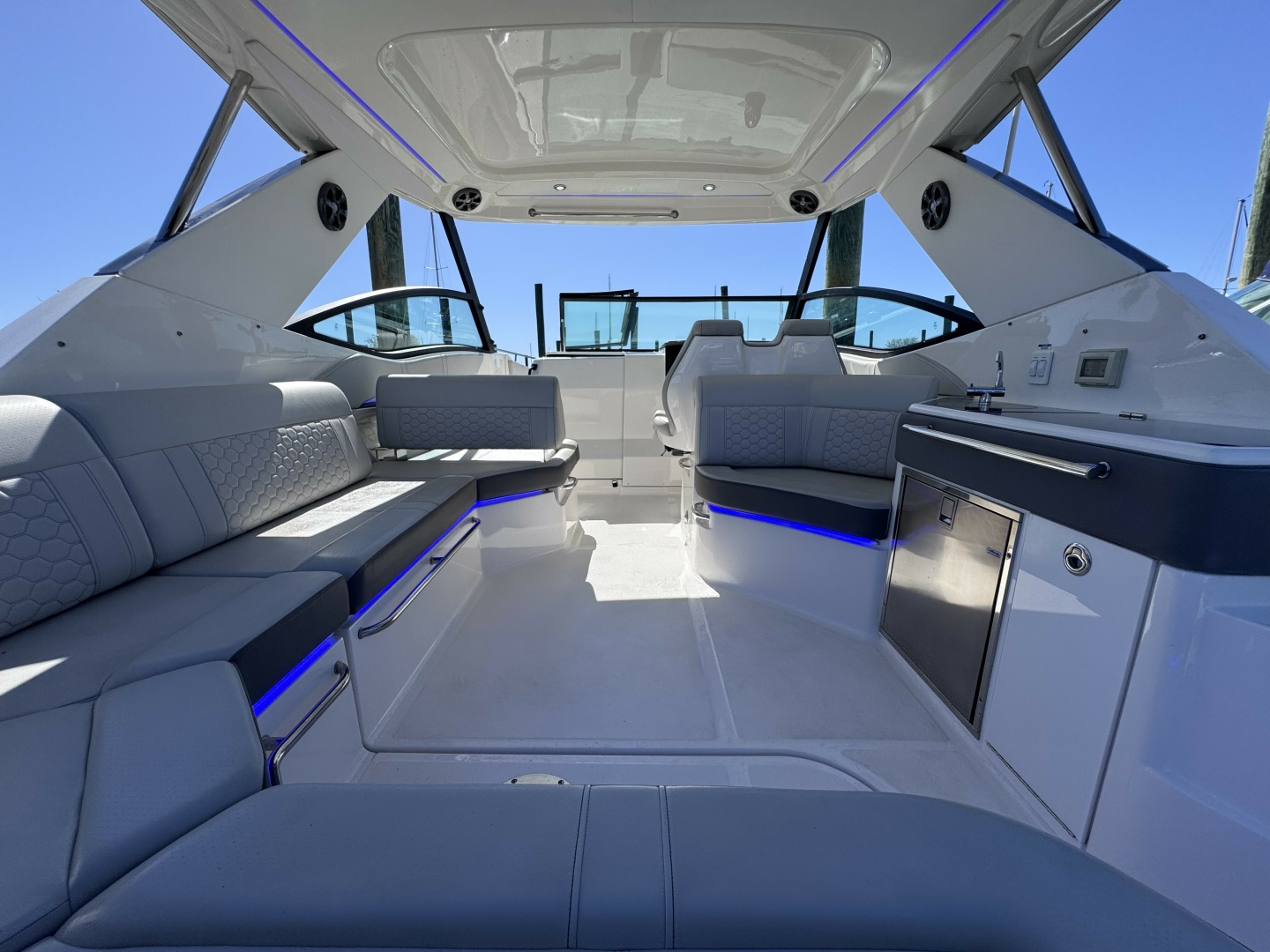 Sea Ray-320 Sundancer 2021 -Daytona Beach-Florida-United States-6064995 | Thumbnail
