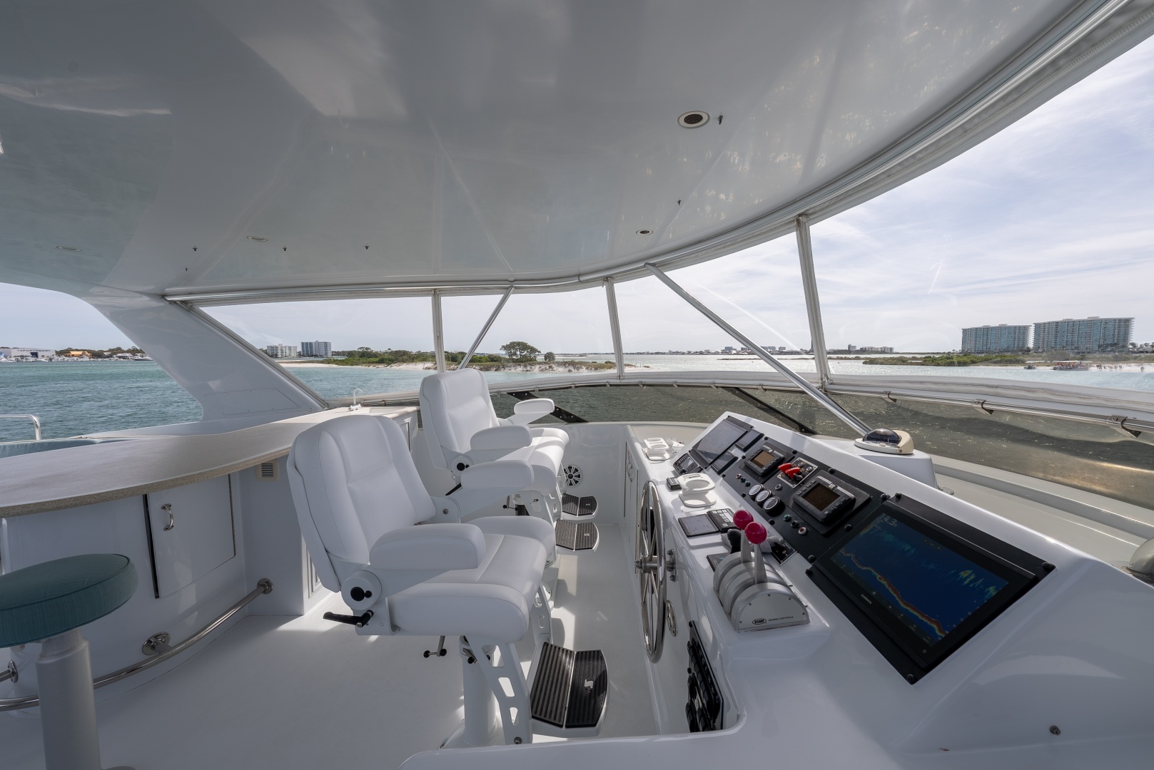 Hatteras-Sport Deck 2004-HAVILAH Orange Beach-Alabama-United States-Flybridge Helm-6066883 | Thumbnail