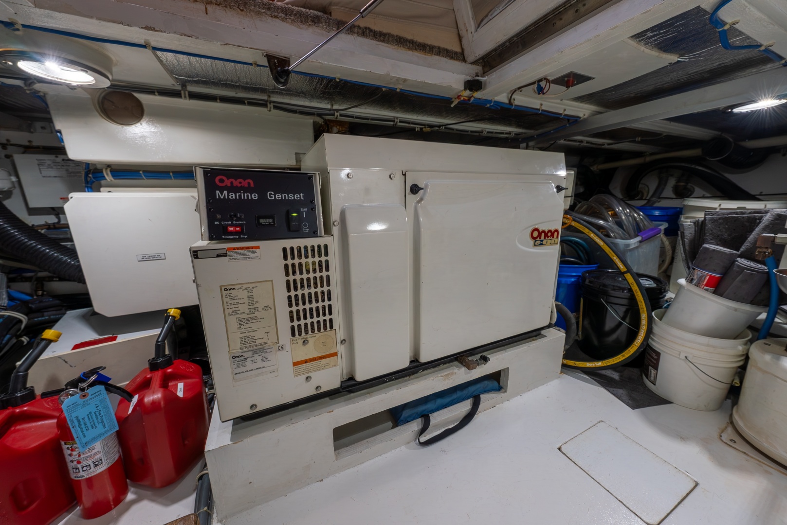 Hatteras-Sport Deck 2004-HAVILAH Orange Beach-Alabama-United States-Engine Room-6066893 | Thumbnail