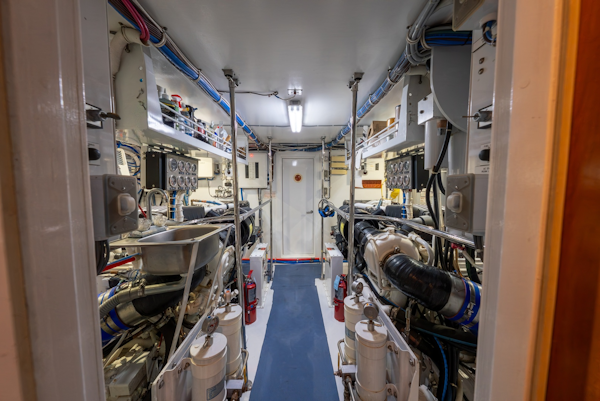 Hatteras-Sport Deck 2004-HAVILAH Orange Beach-Alabama-United States-Engine Room-6066894