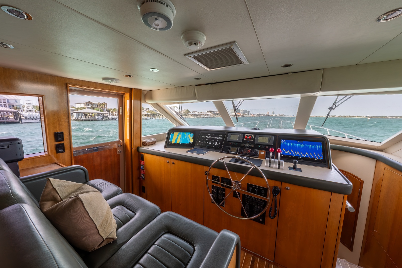 Hatteras-Sport Deck 2004-HAVILAH Orange Beach-Alabama-United States-Helm-6066876 | Thumbnail