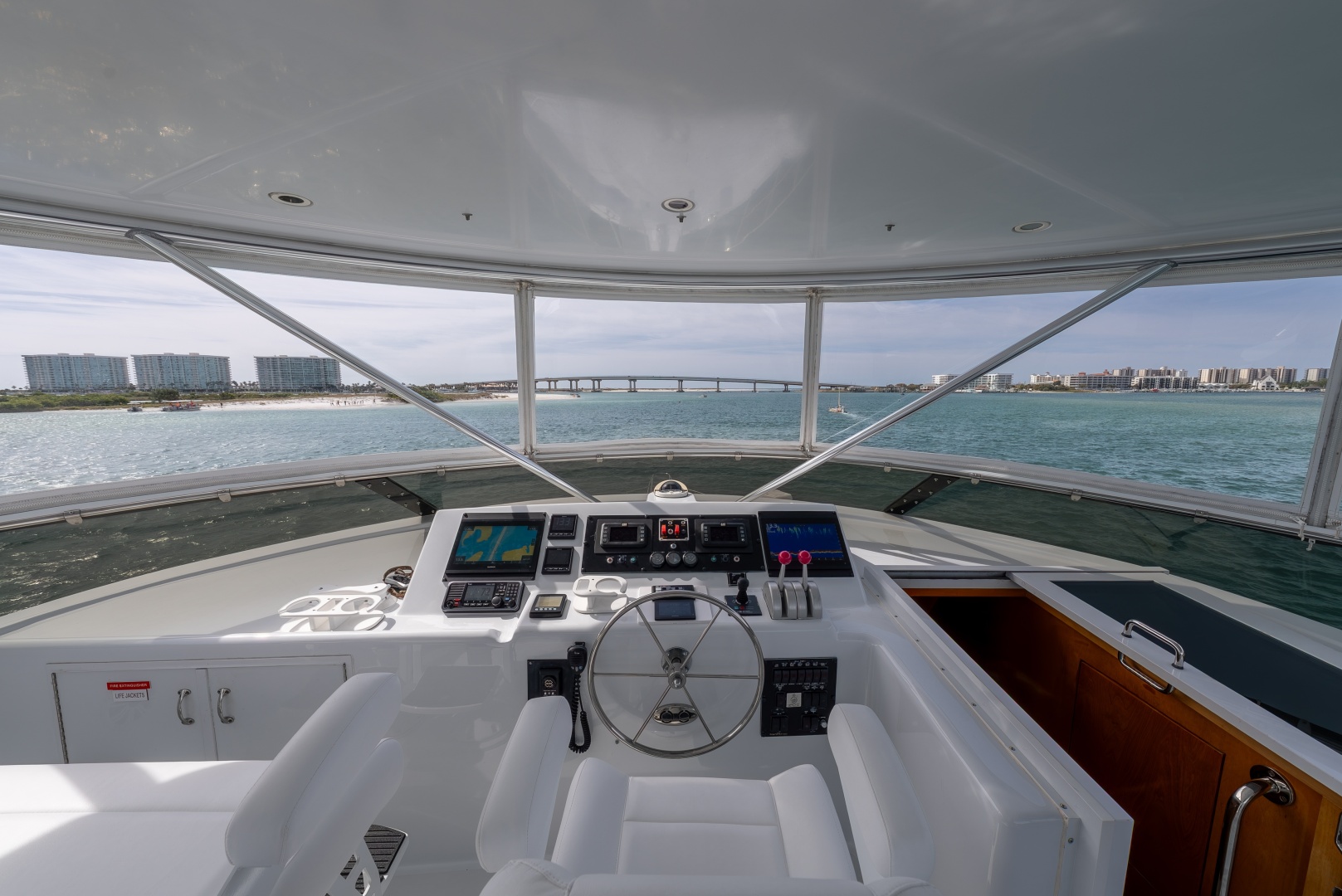 Hatteras-Sport Deck 2004-HAVILAH Orange Beach-Alabama-United States-Flybridge Helm-6066884 | Thumbnail