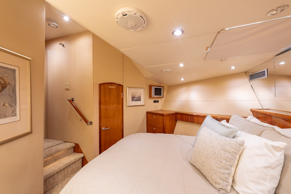 Hatteras-Sport Deck 2004-HAVILAH Orange Beach-Alabama-United States-Forward VIP Stateroom-6066870