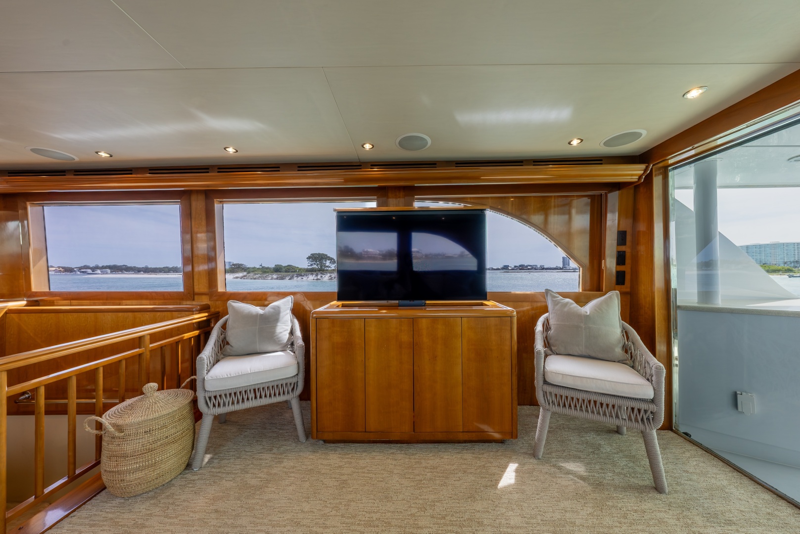 Hatteras-Sport Deck 2004-HAVILAH Orange Beach-Alabama-United States-Salon Entertainment System-6066849 | Thumbnail