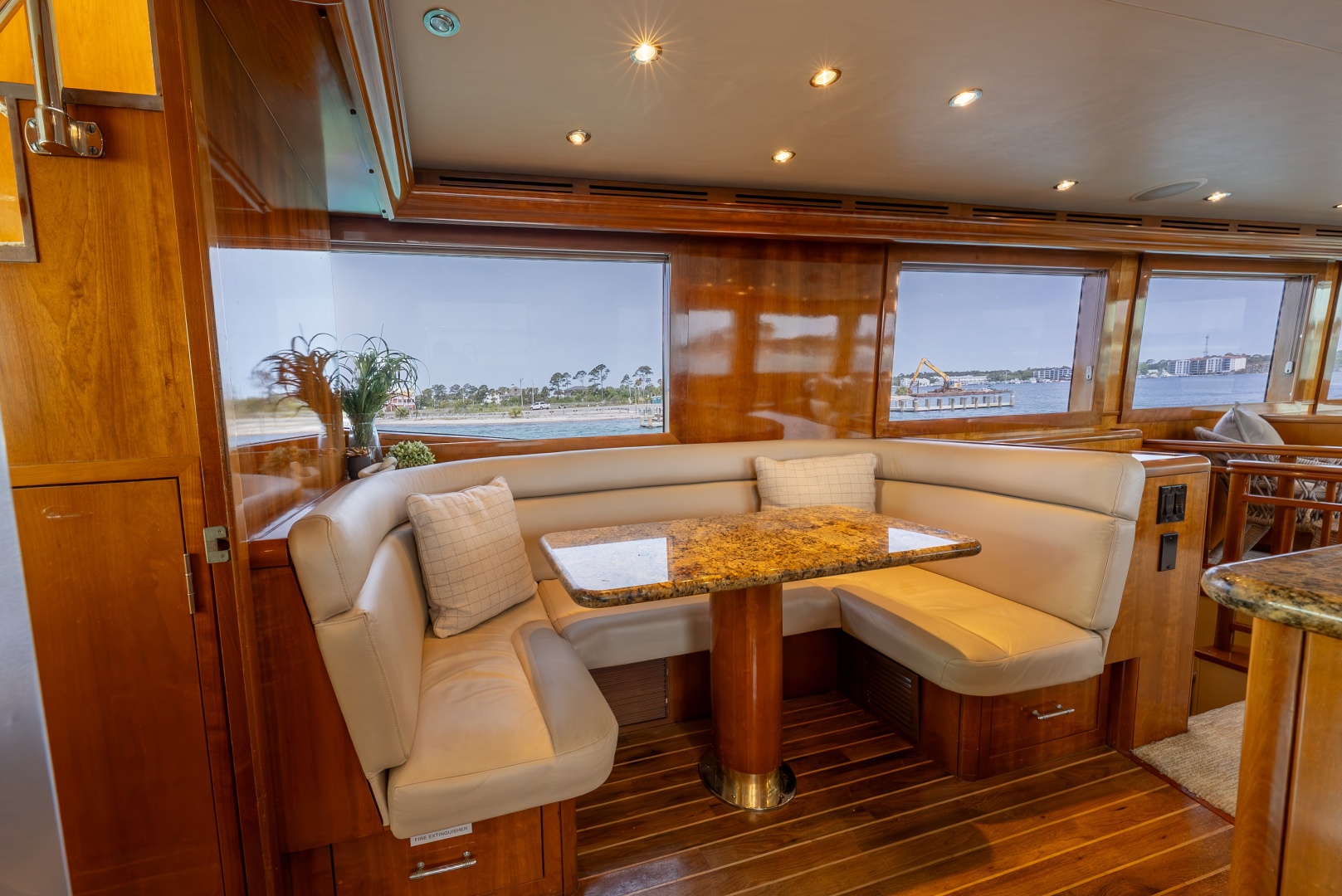 Hatteras-Sport Deck 2004-HAVILAH Orange Beach-Alabama-United States-Galley Dining-6066854 | Thumbnail