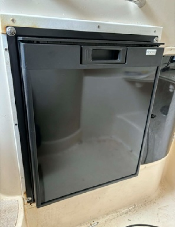 Grady-White-Marlin 1999-The Dog House Newburyport-Massachusetts-United States-New NORCOLD Fridge-6067424