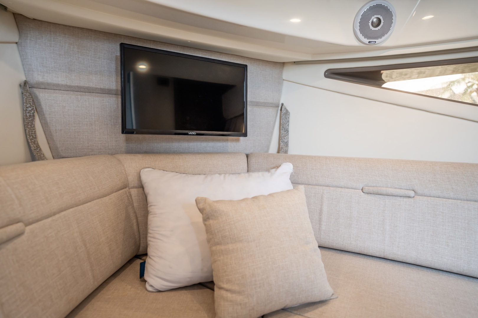 Sea Ray-Sundancer 320 Outboard 2021-MOJO Delray Beach-Florida-United States-6067099 | Thumbnail